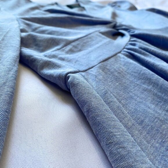 NWT GABBY SKYE CHAMBRAY FLOUNCE TWISTED FRONT MINI DRESS IN LIGHT BLUE - 4 - Picture 7 of 10